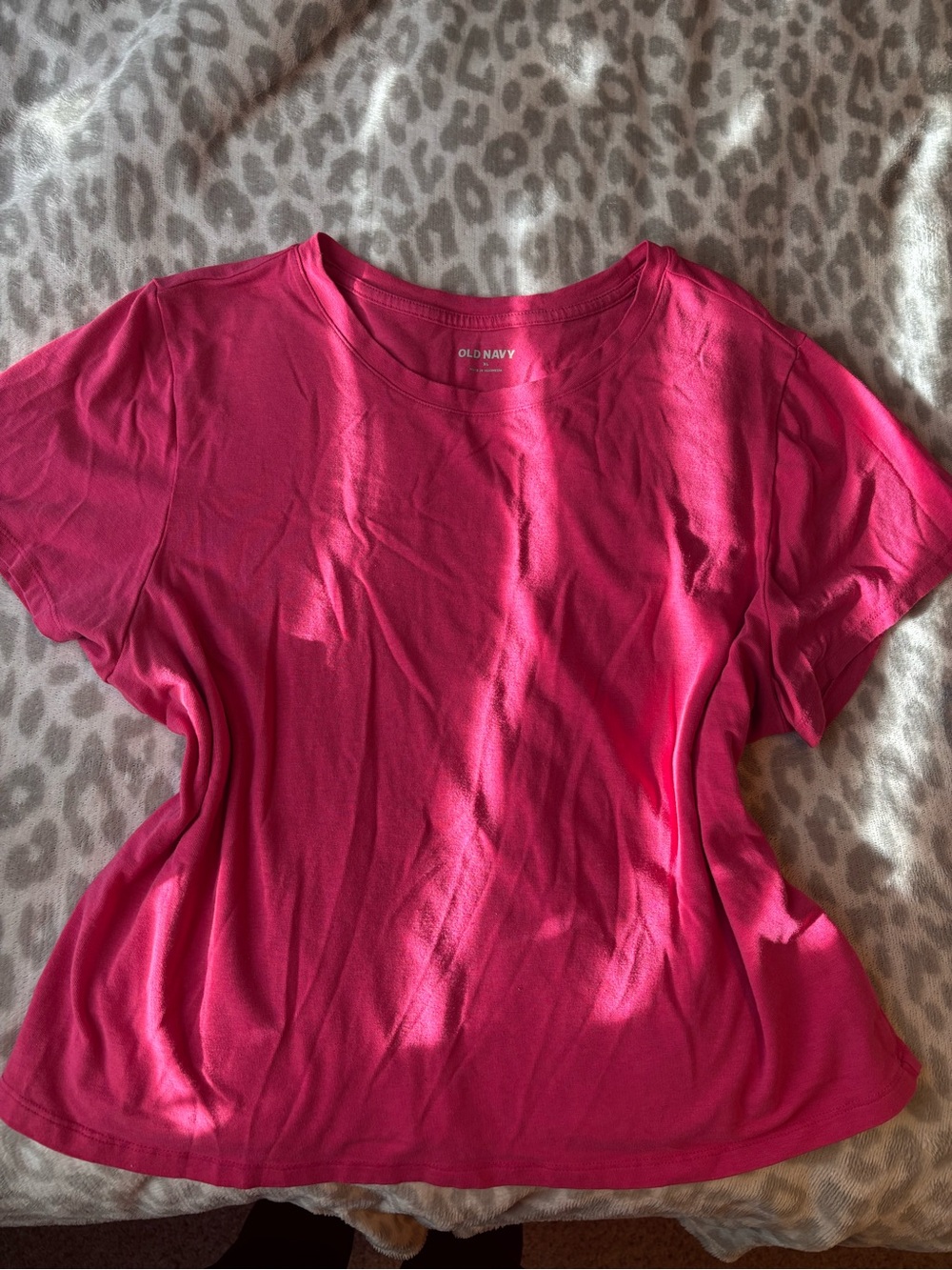 Old Navy pink cropped tee size xl - could fit M/L